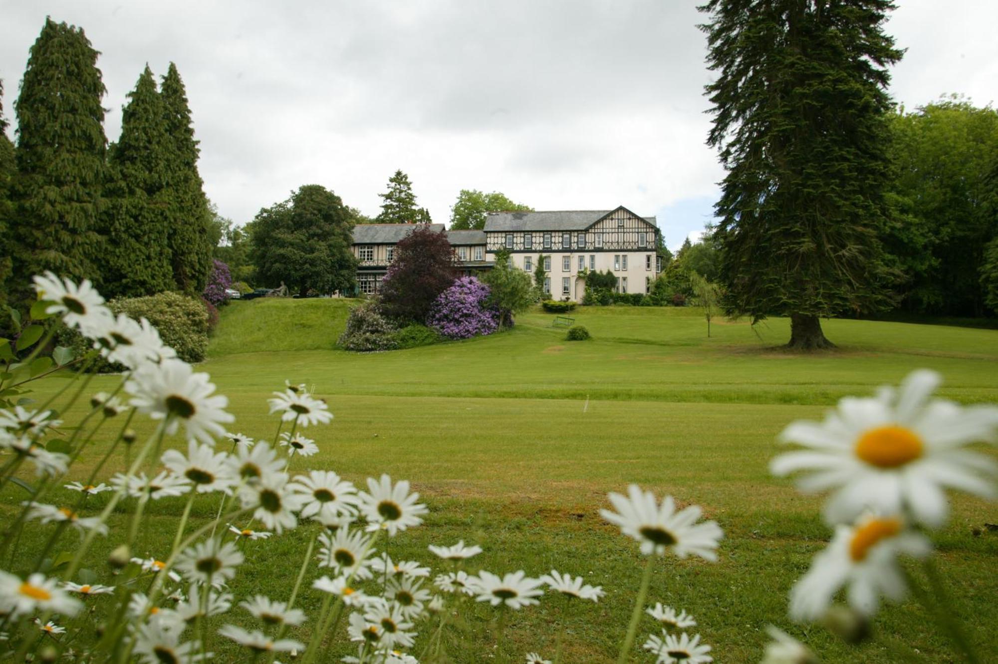 The Lake Country House Hotel & Spa Llangammarch Wells Екстериор снимка