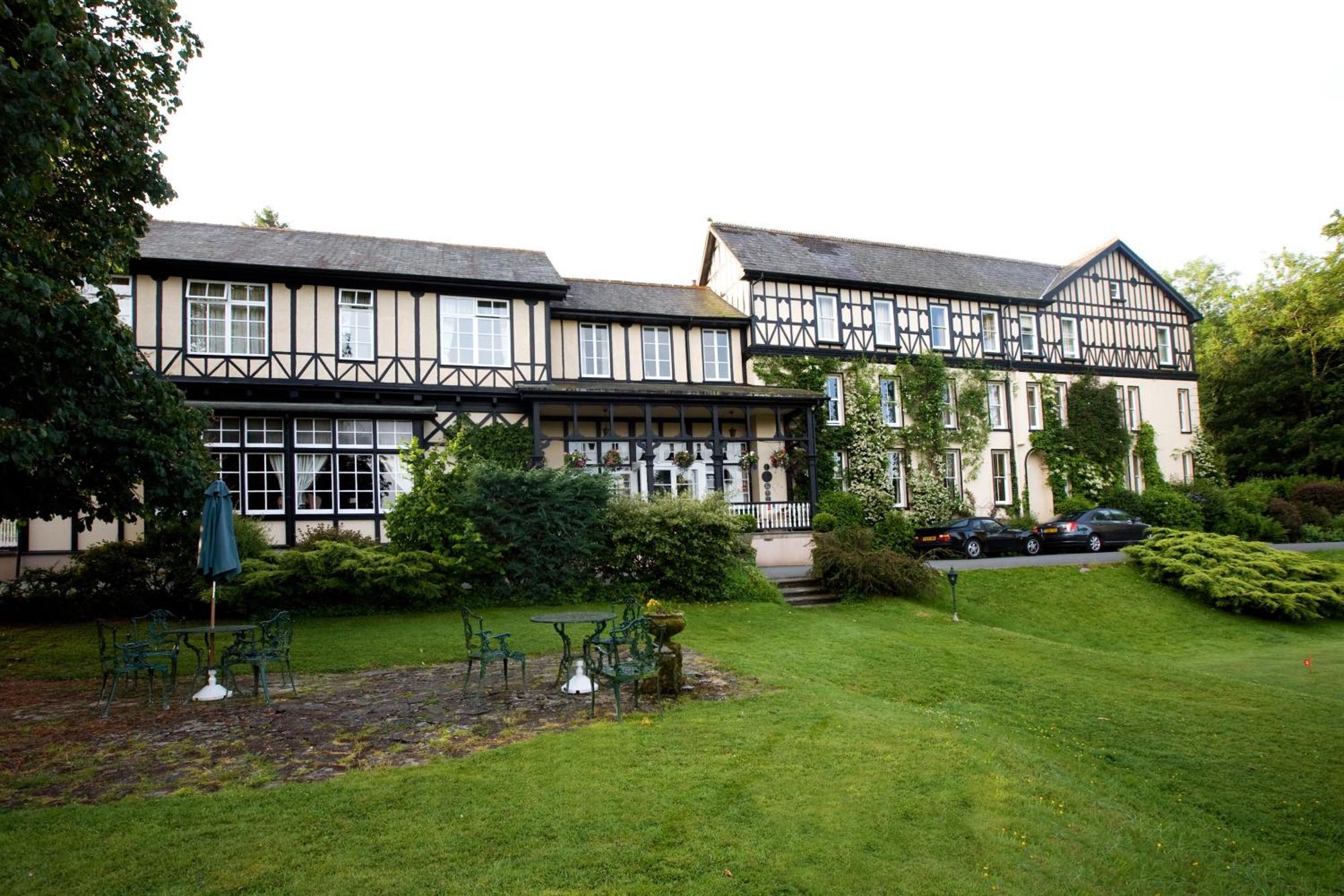 The Lake Country House Hotel & Spa Llangammarch Wells Екстериор снимка